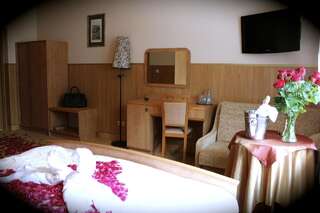 Апарт-отели Restauracja Parkowa - Noclegi Нова-Руда Стандартный двухместный номер с 1 кроватью или 2 отдельными кроватями-2